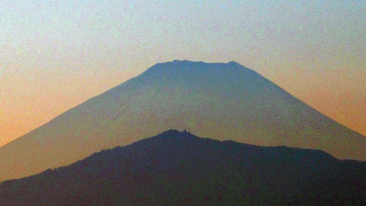 法隆寺交差点から眺めた富士山
