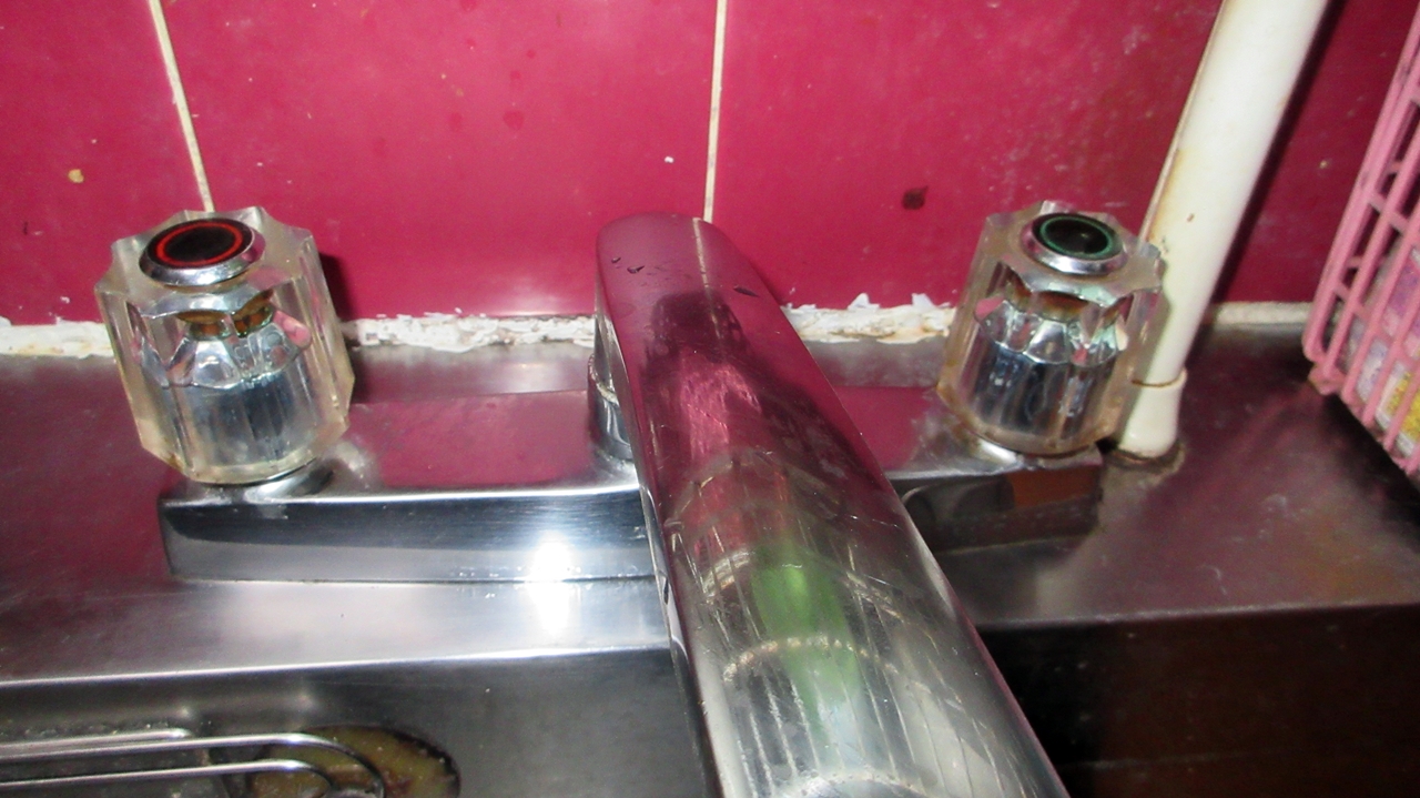 台所の水栓のようす