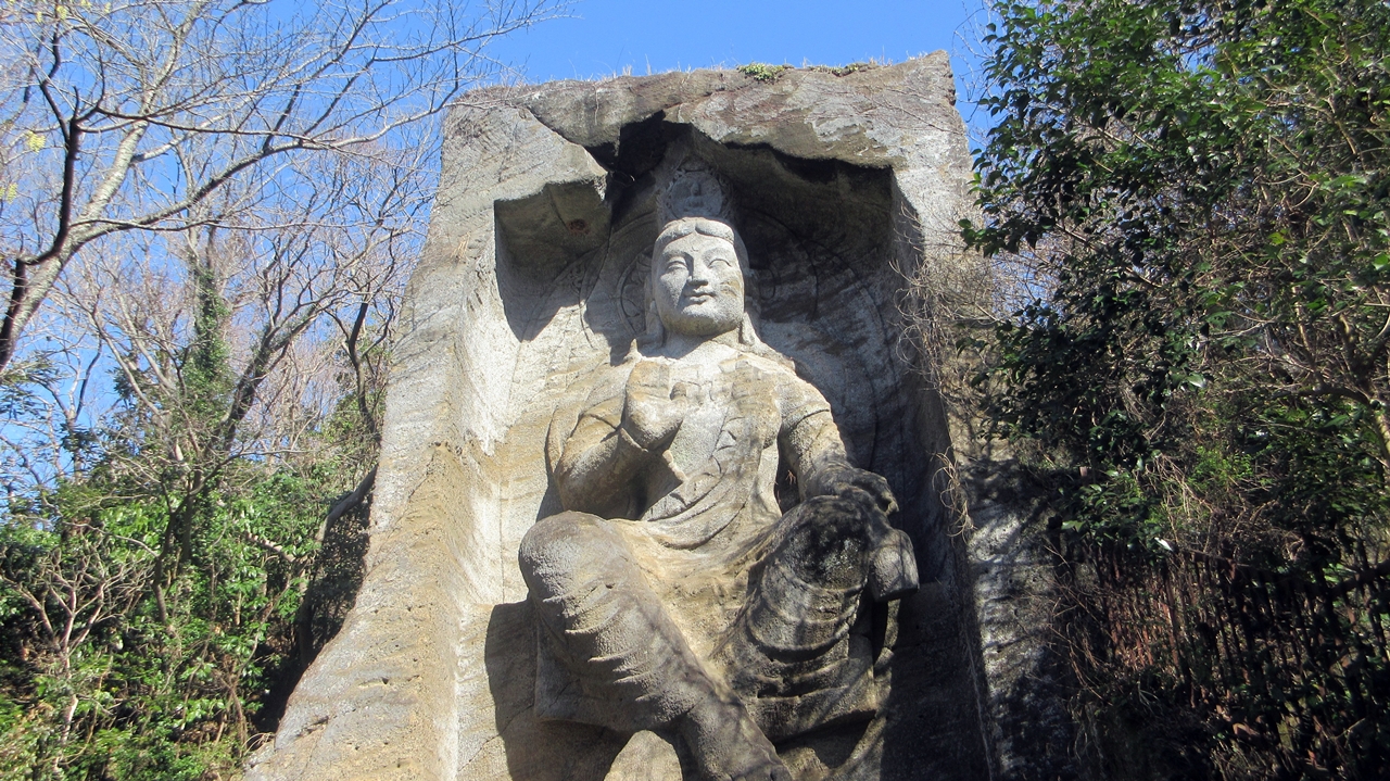 磨崖仏によってみたようす