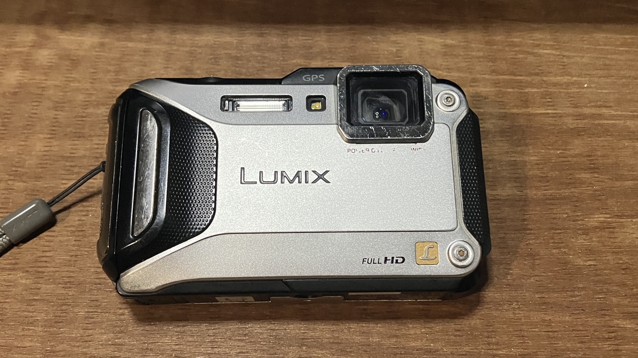 デジタルカメラの前面