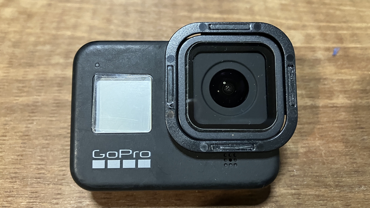 アクションカメラ前面