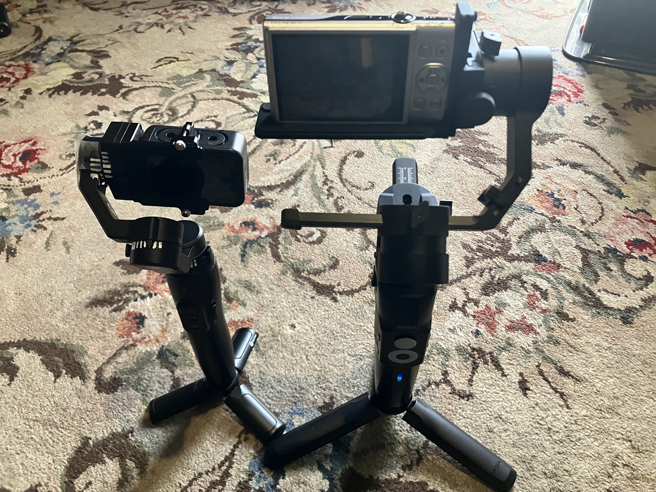 カメラとジンバルの背面のようす