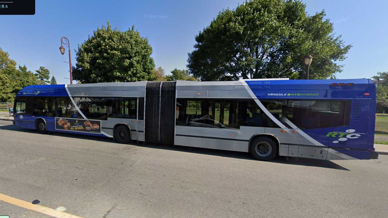 des Rapides バス停に停車中のM800バス