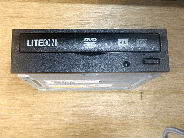 DVDドライブ