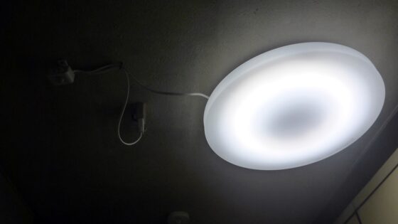 台所のLED照明が点灯
