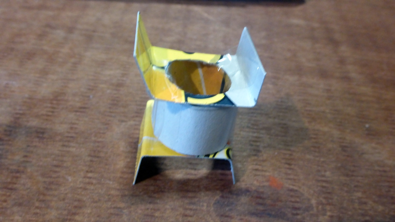 ふたつの円筒を重ねて被せたようす