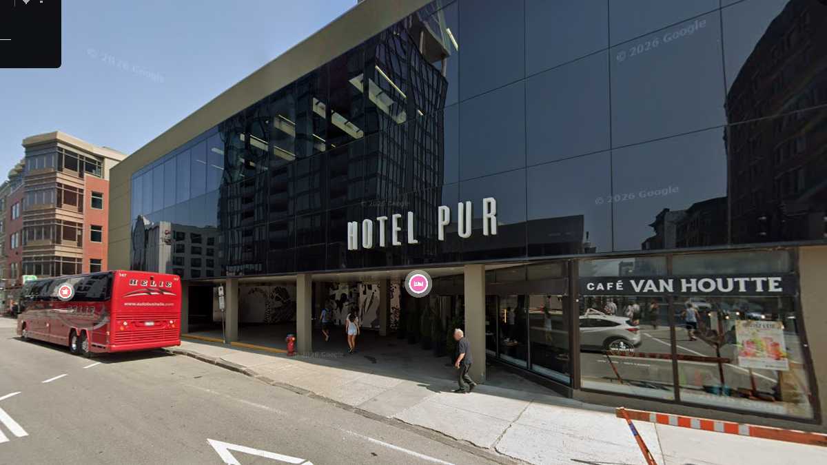 hotel Purの正面