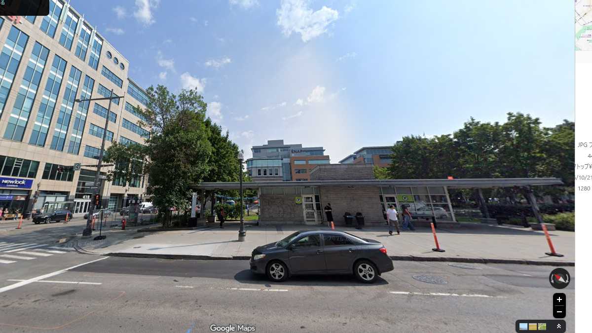 ケベック大学バス停付近のようす