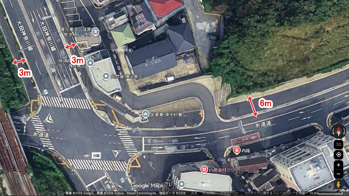 内路交差点付近の歩道の幅を推定